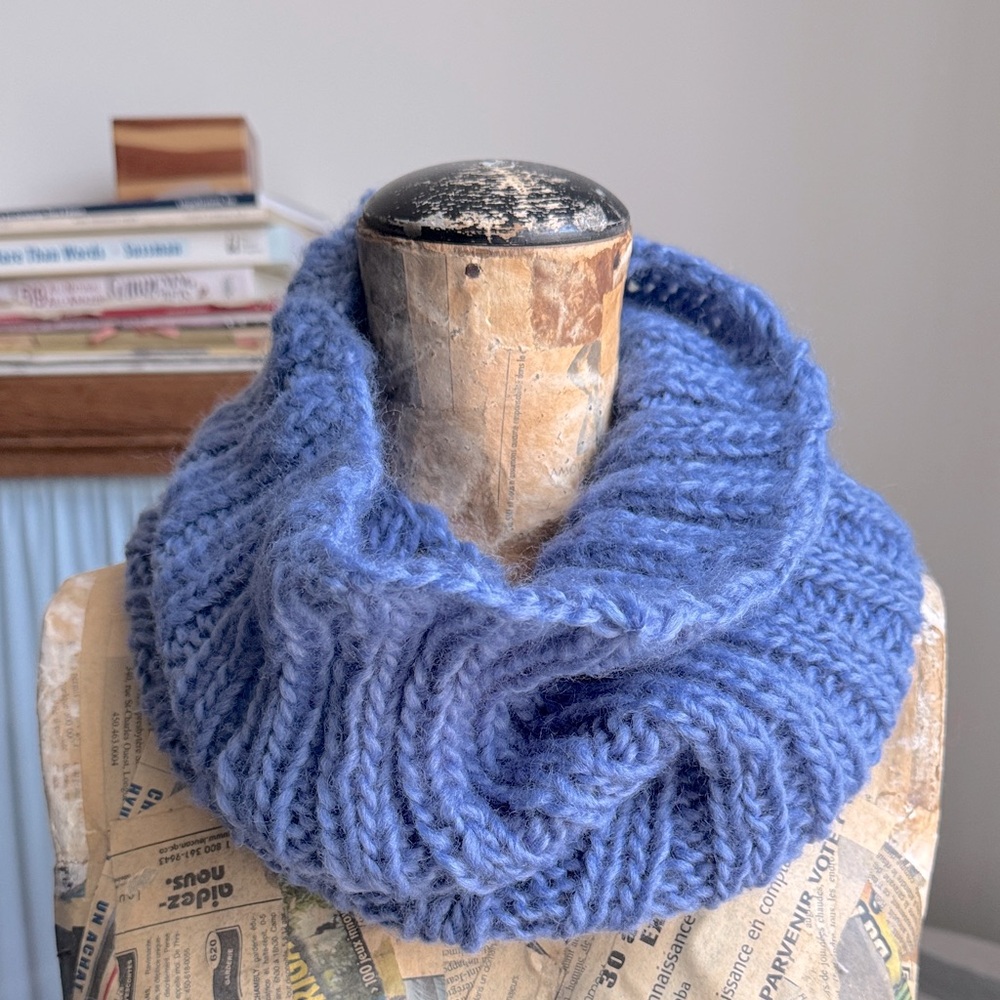 Hand-knit cowl NWOT
